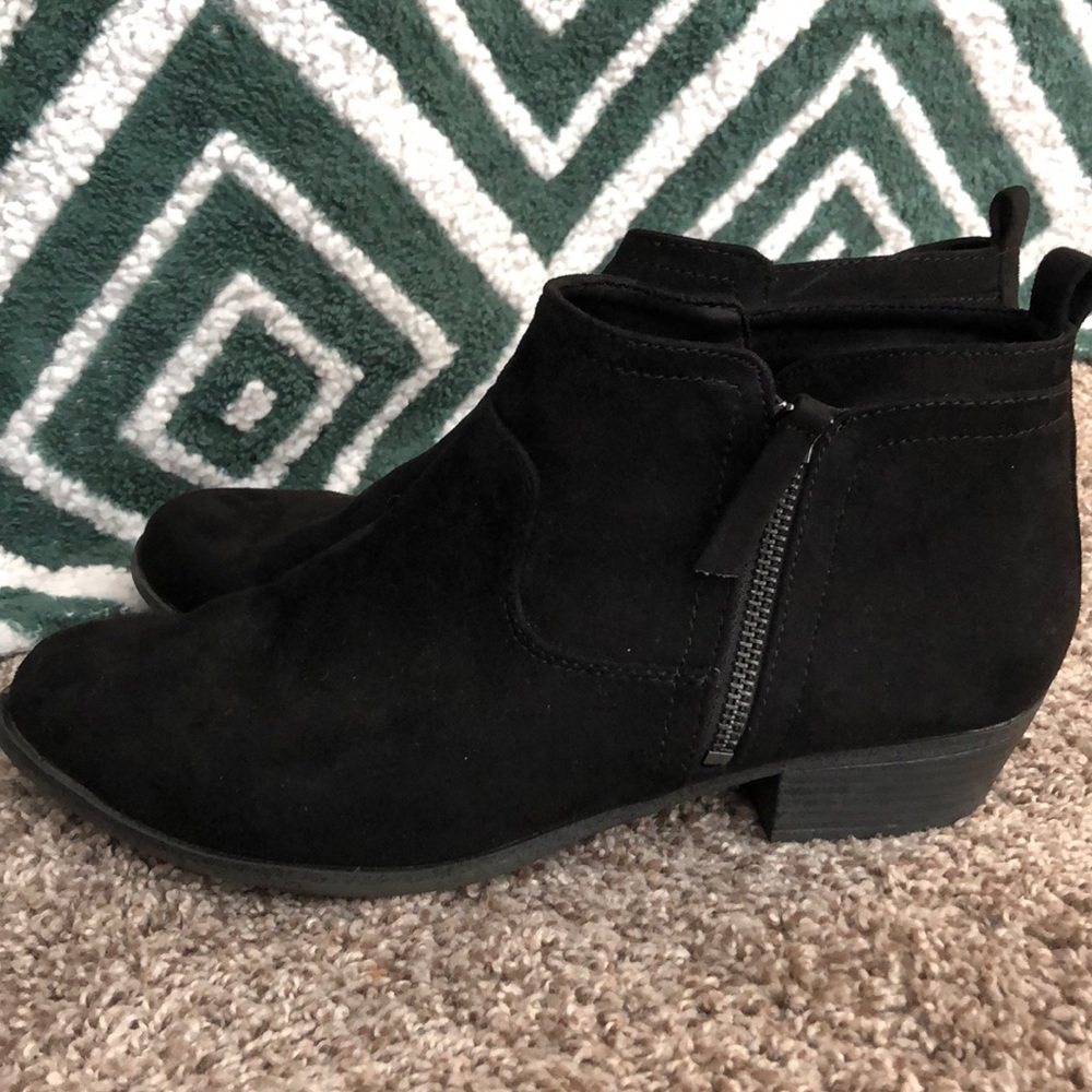 Arizona Black Booties - Picture 5 of 6
